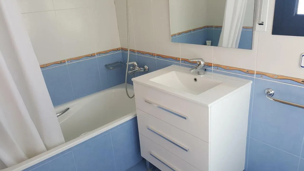 Apartamento Con Parking A 200M Del Mar トッサ・デ・マール 0*,  スペイン